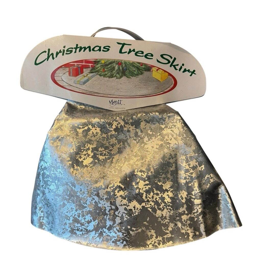 Vinyl Vynll Concepts Sateen Silver Embossed Christmas Tree Skirt Holiday NEW